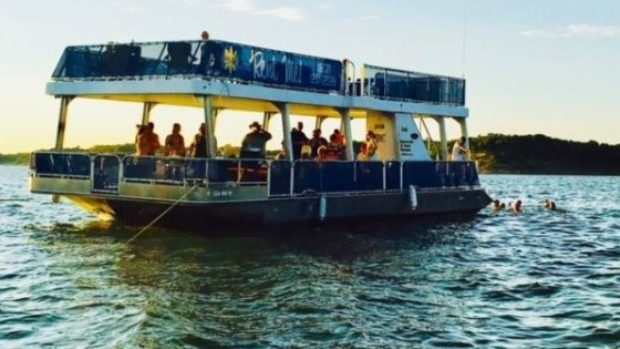 a small boat in a body of water